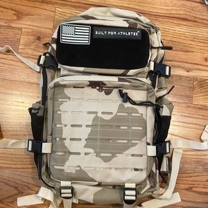 Built for athletes - 45L backpack - desert camo